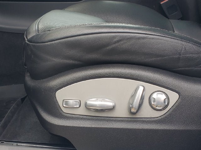 Used 2018 Porsche Macan Turbo AWD/4WD image 6