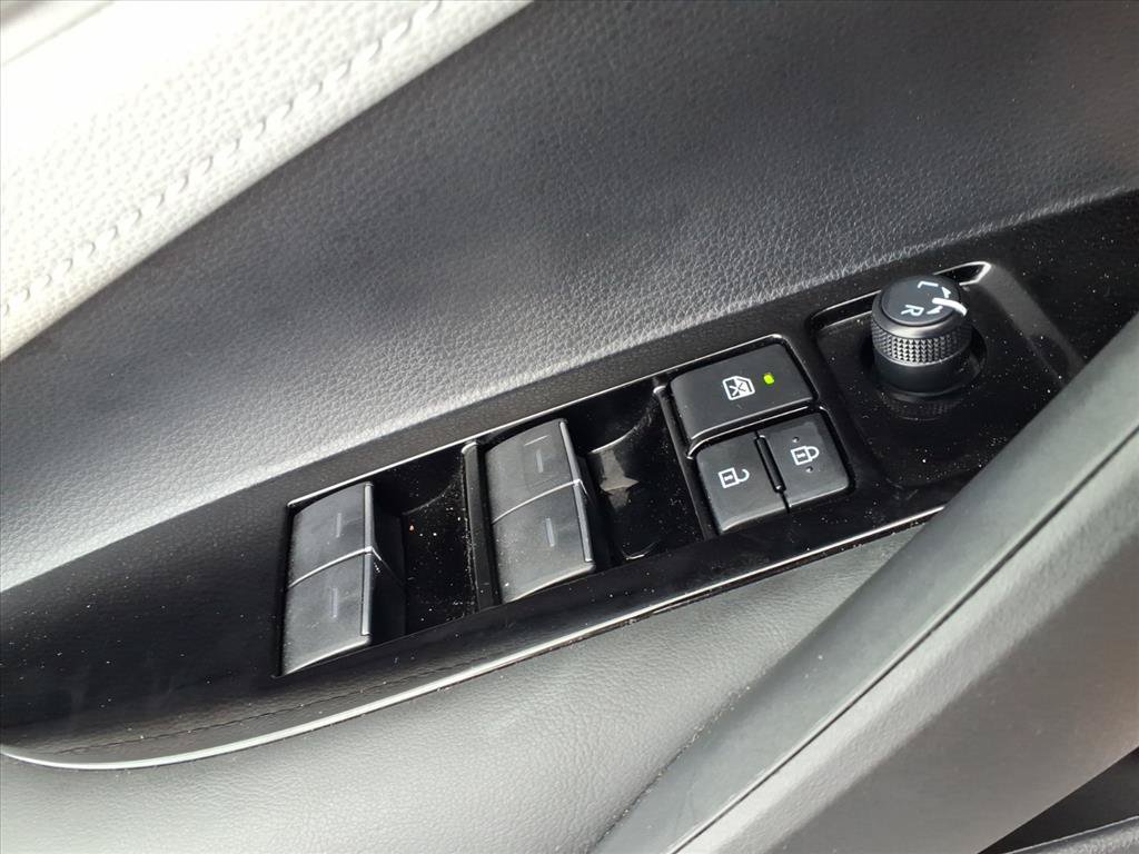 Used 2025 Toyota Corolla SE w/ SE Package FWD image 17
