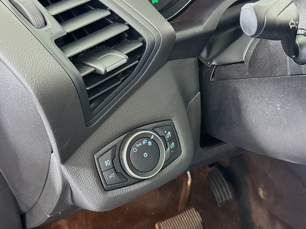 Used 2019 Ford Escape SE FWD image 9