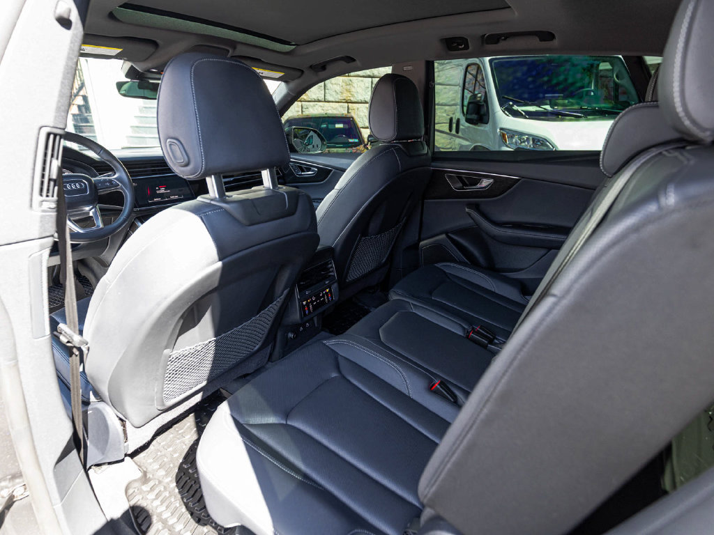 Used 2025 Audi Q8 Premium Plus AWD/4WD image 27