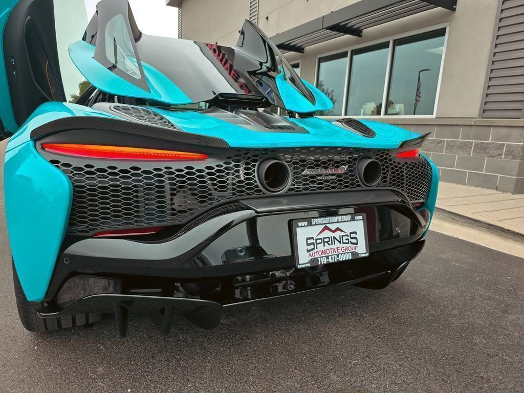 Used 2025 McLaren Artura Spider image 26