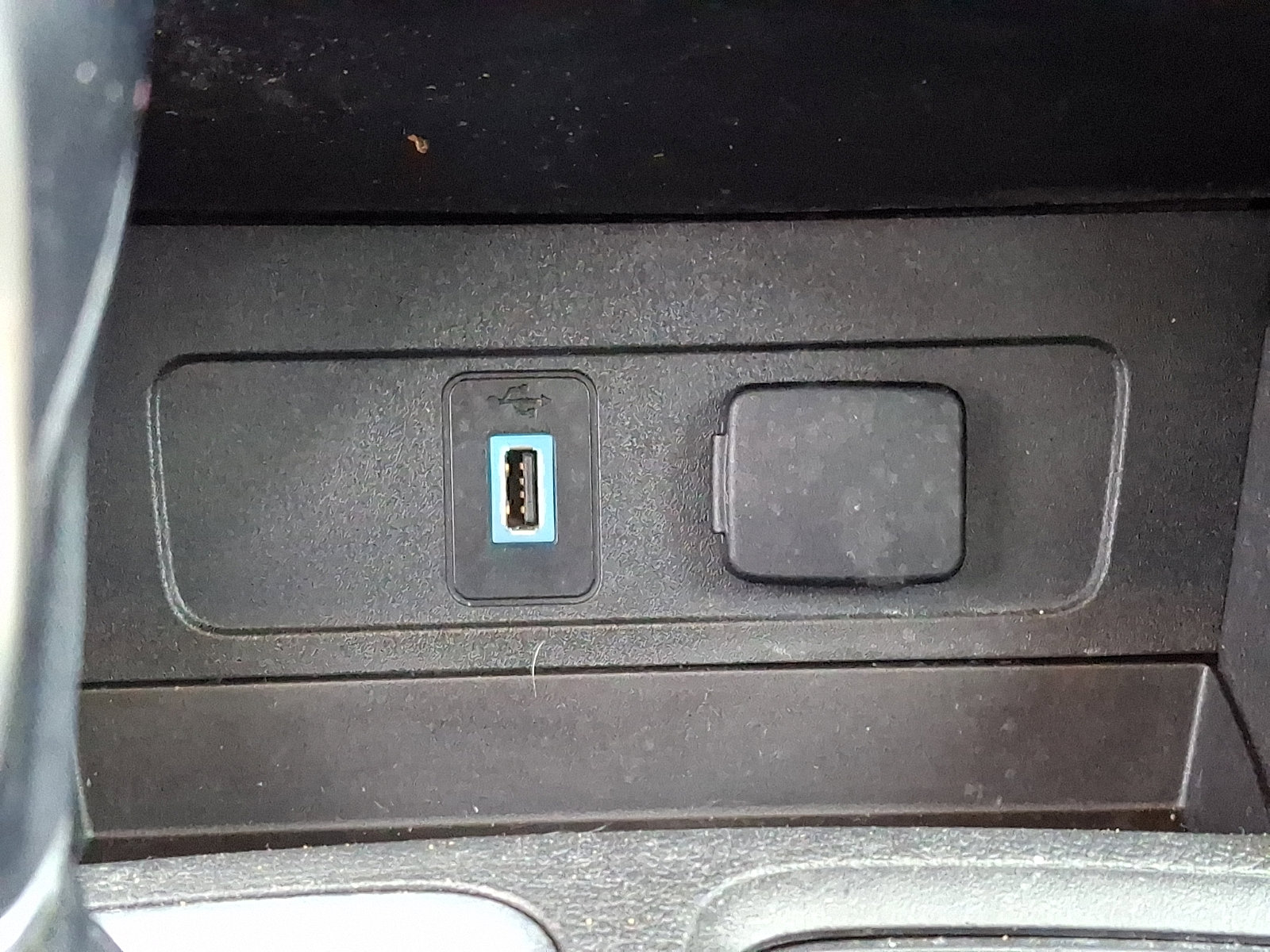 Used 2018 Ford Escape Titanium image 27