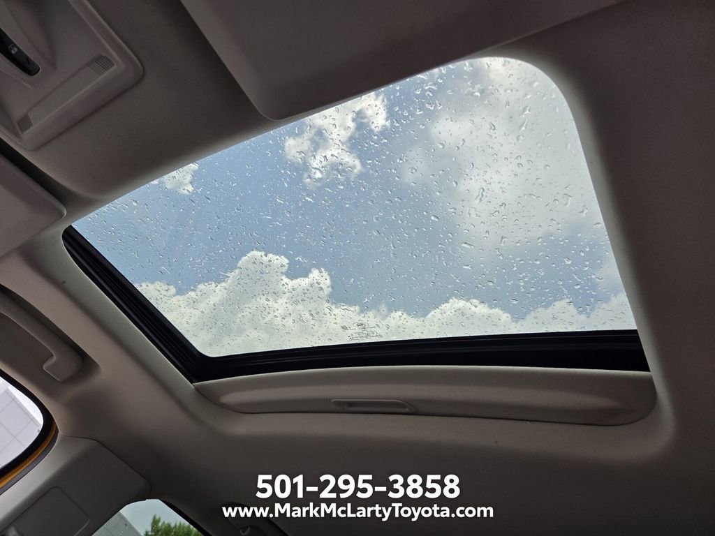 Used 2022 Ford Maverick Lariat w/ Lariat Luxury Package FWD image 17