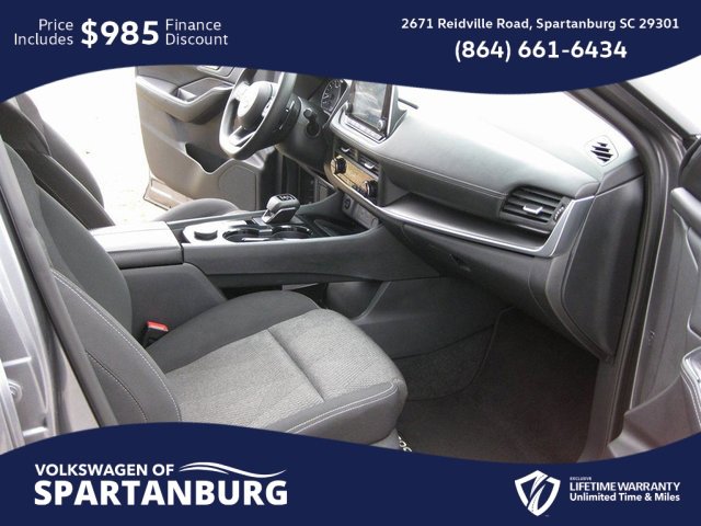 Used 2024 Nissan Rogue SV image 39