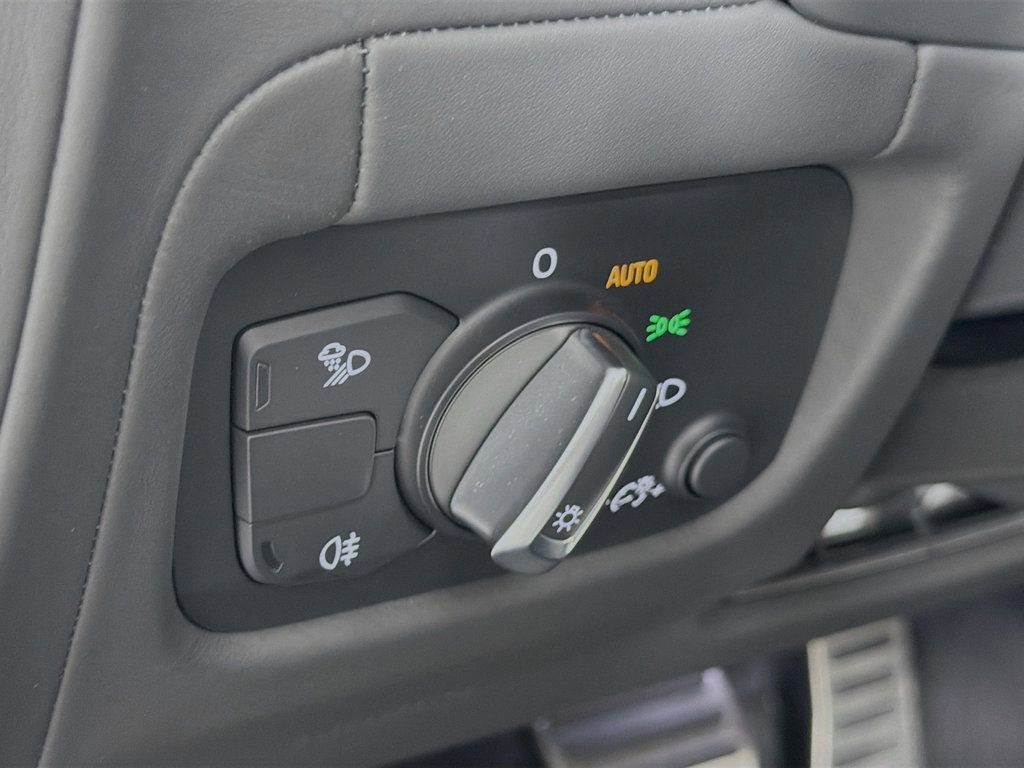 Used 2020 Audi R8 V10 w/ Carbon Exterior Package image 10