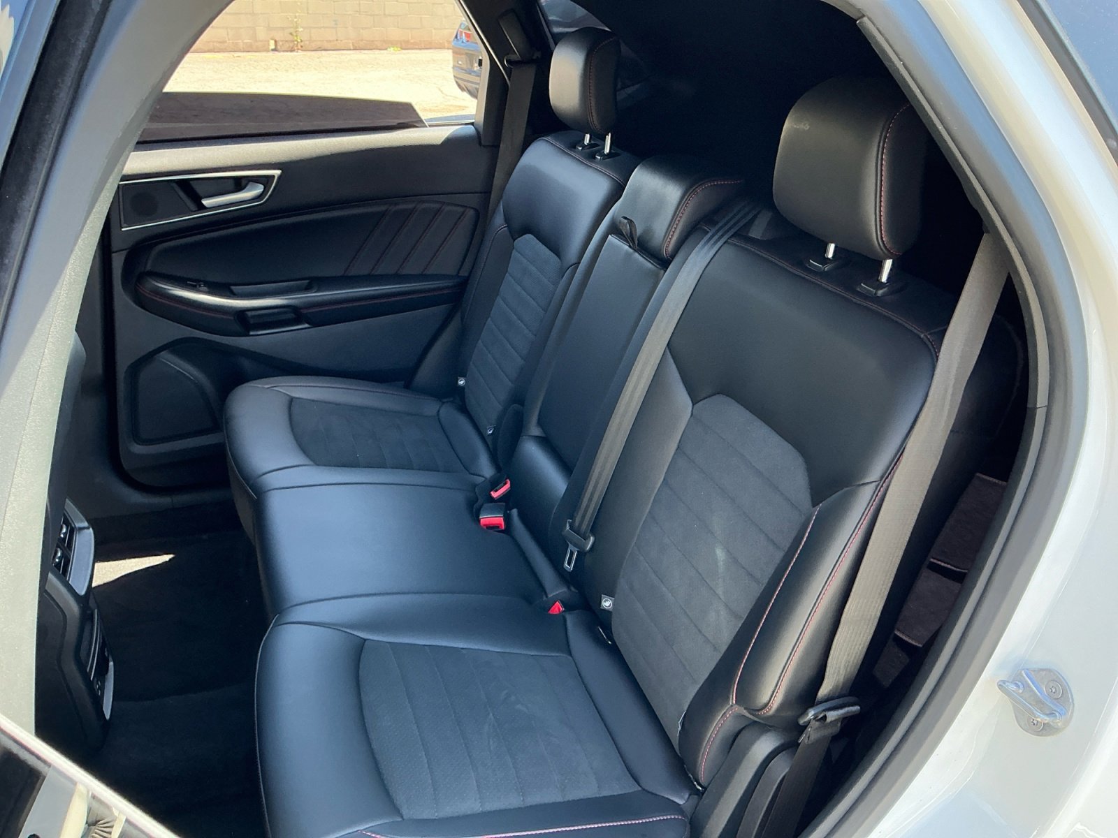 Used 2022 Ford Edge ST-Line image 19