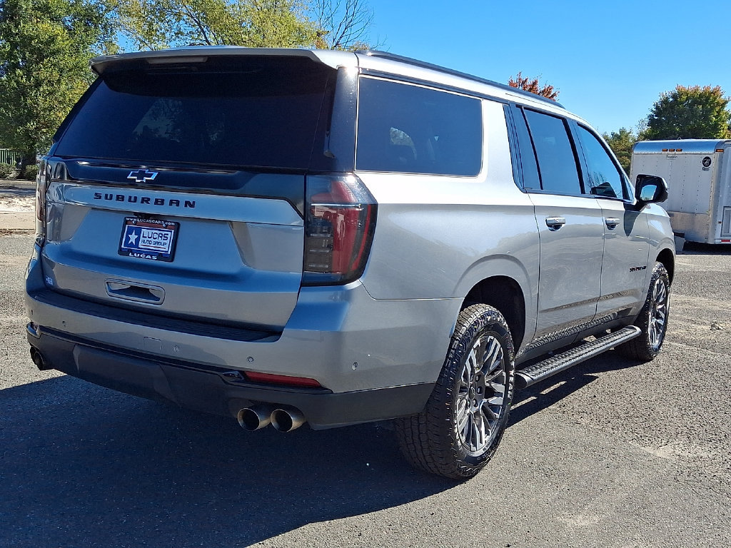 Used 2025 Chevrolet Suburban Z71 AWD/4WD image 11