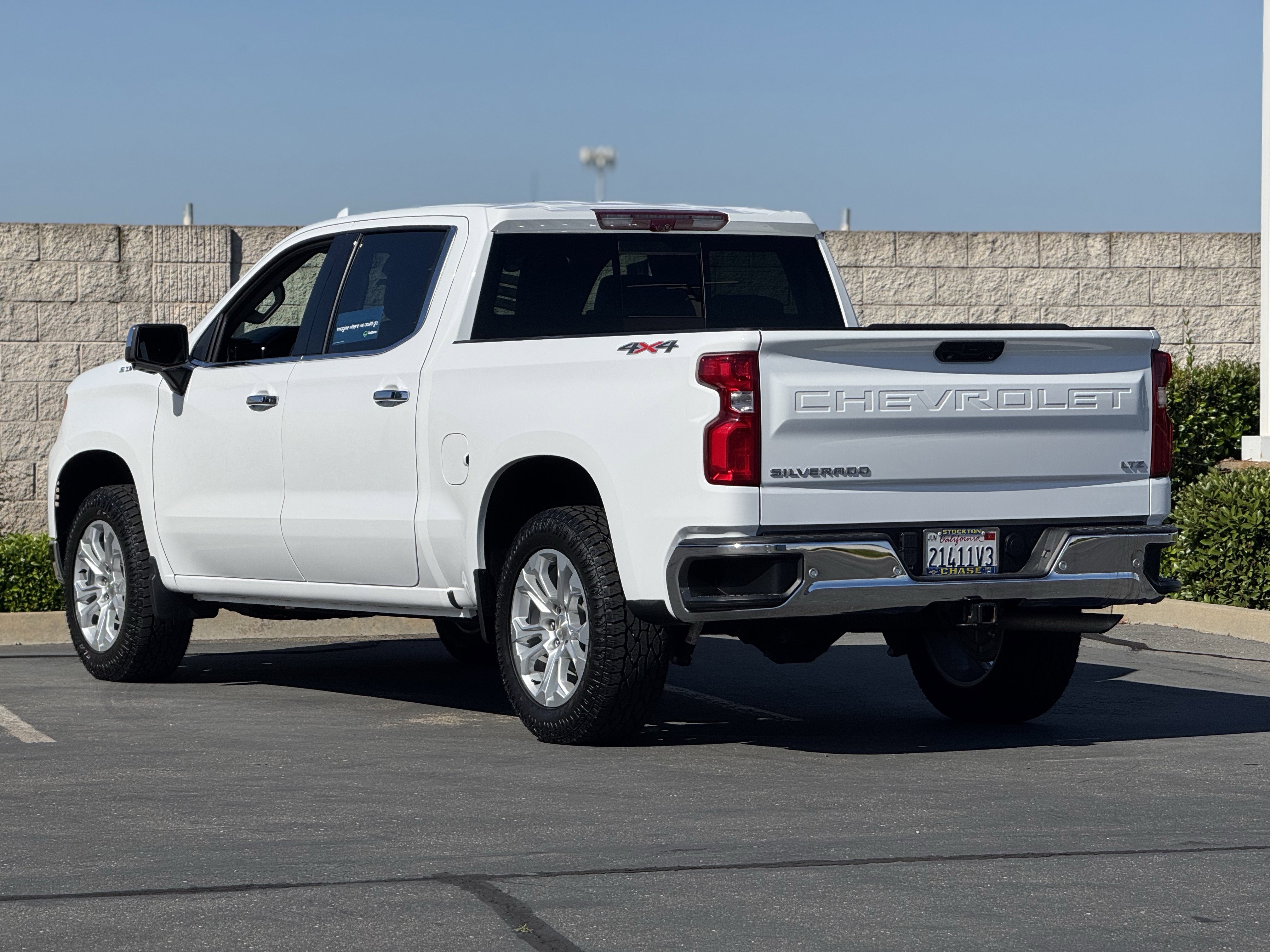 Used 2023 Chevrolet Silverado 1500 LTZ w/ Technology Package AWD/4WD image 5