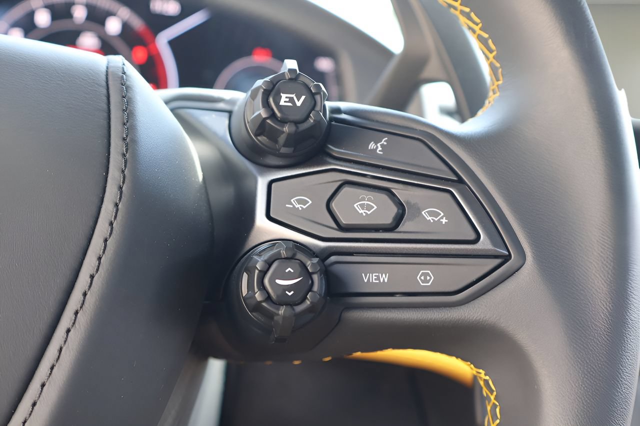 Used 2025 Lamborghini Revuelto AWD/4WD image 18