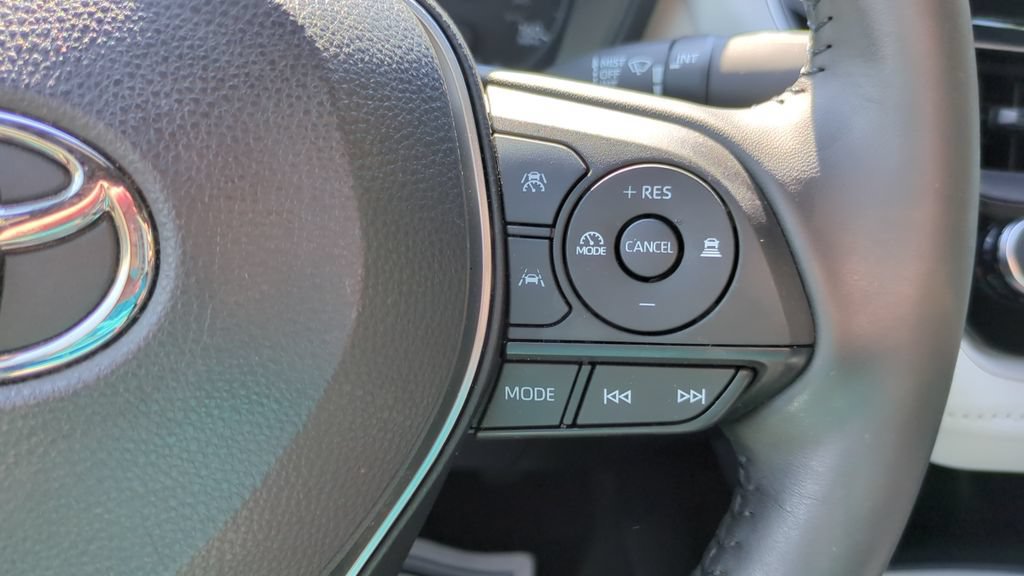 Used 2023 Toyota Corolla SE FWD image 19