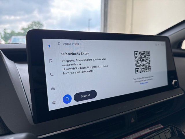 Used 2025 Toyota Prius LE image 27