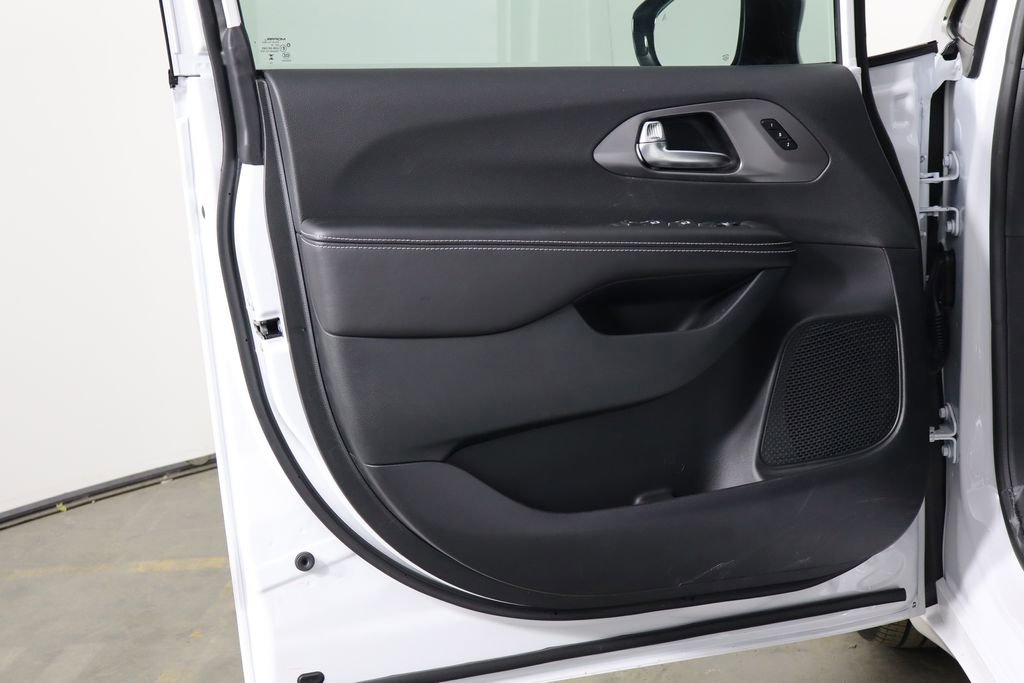 New 2026 Chrysler Pacifica Select image 22