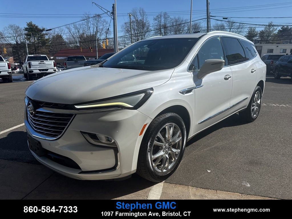 Used 2023 Buick Enclave Essence w/ Experience Buick Package image 3