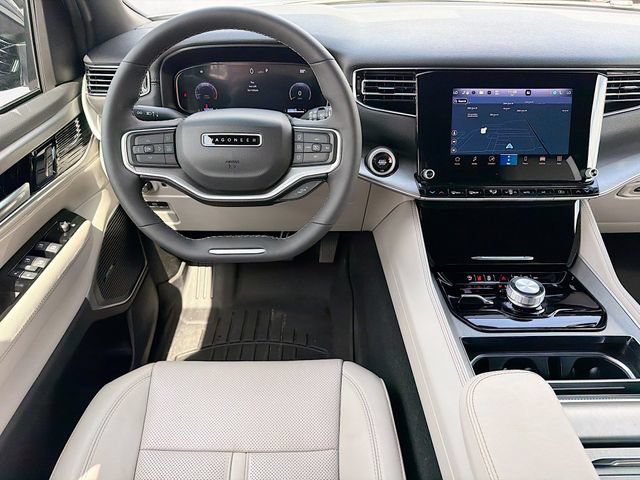 Used 2025 Jeep Wagoneer 4WD image 24