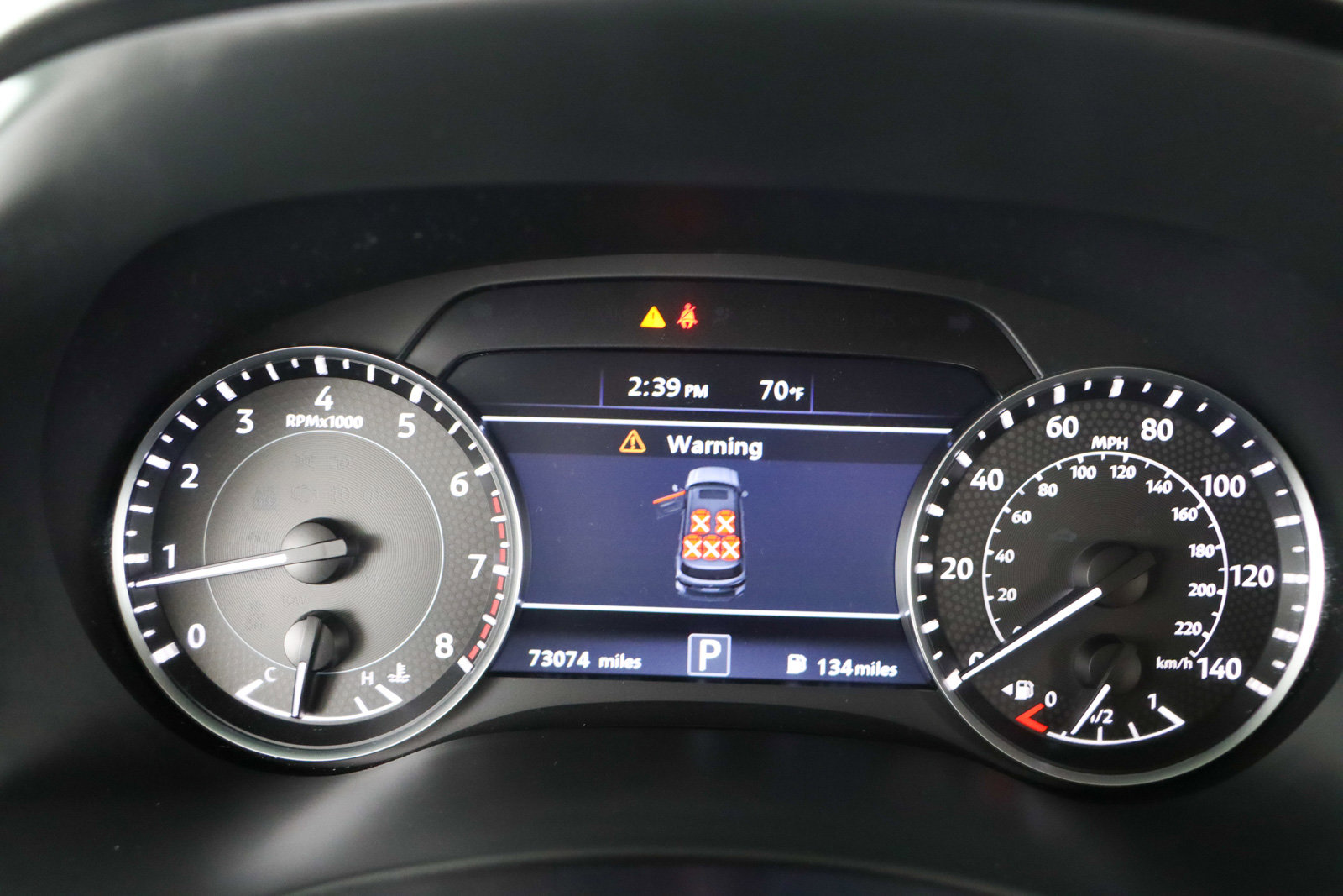 Used 2022 Nissan Armada SL w/ Captain's Chairs Package image 16