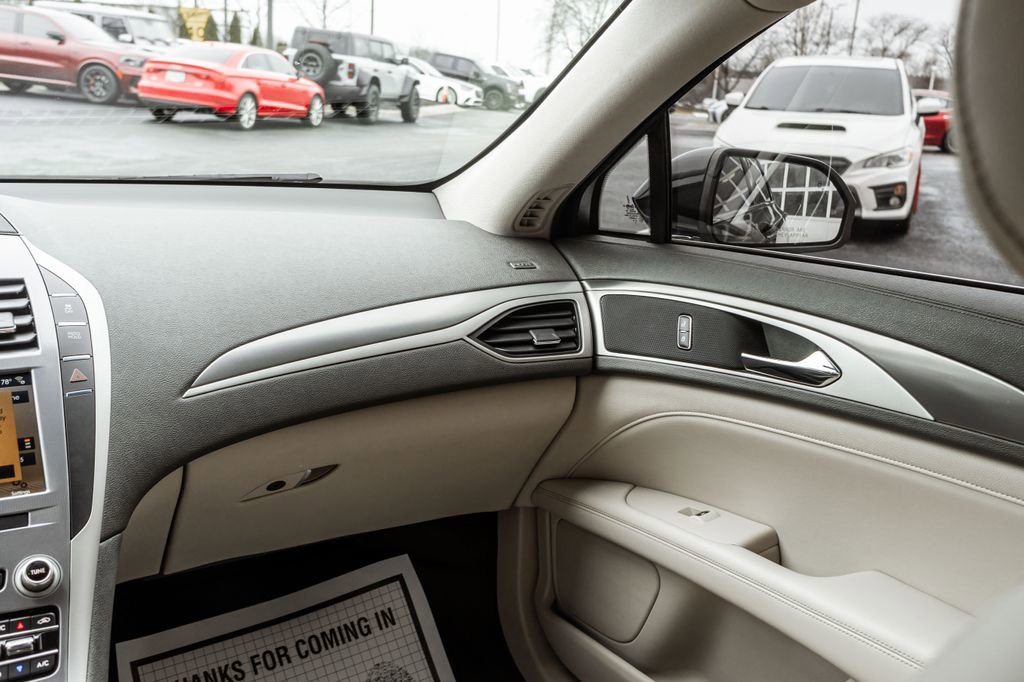 Used 2019 Lincoln MKZ Premiere image 15