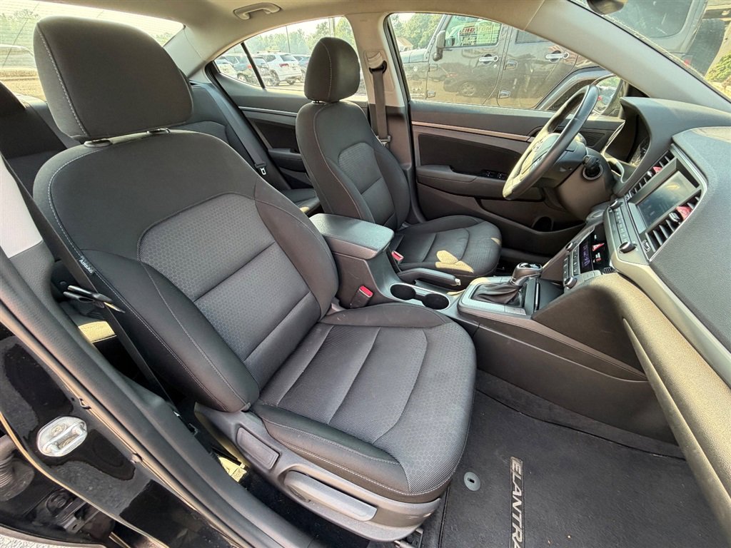 Used 2017 Hyundai Elantra Value Edition FWD image 19
