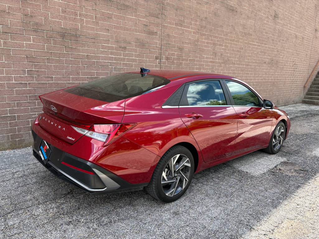 Used 2024 Hyundai Elantra Limited FWD image 5
