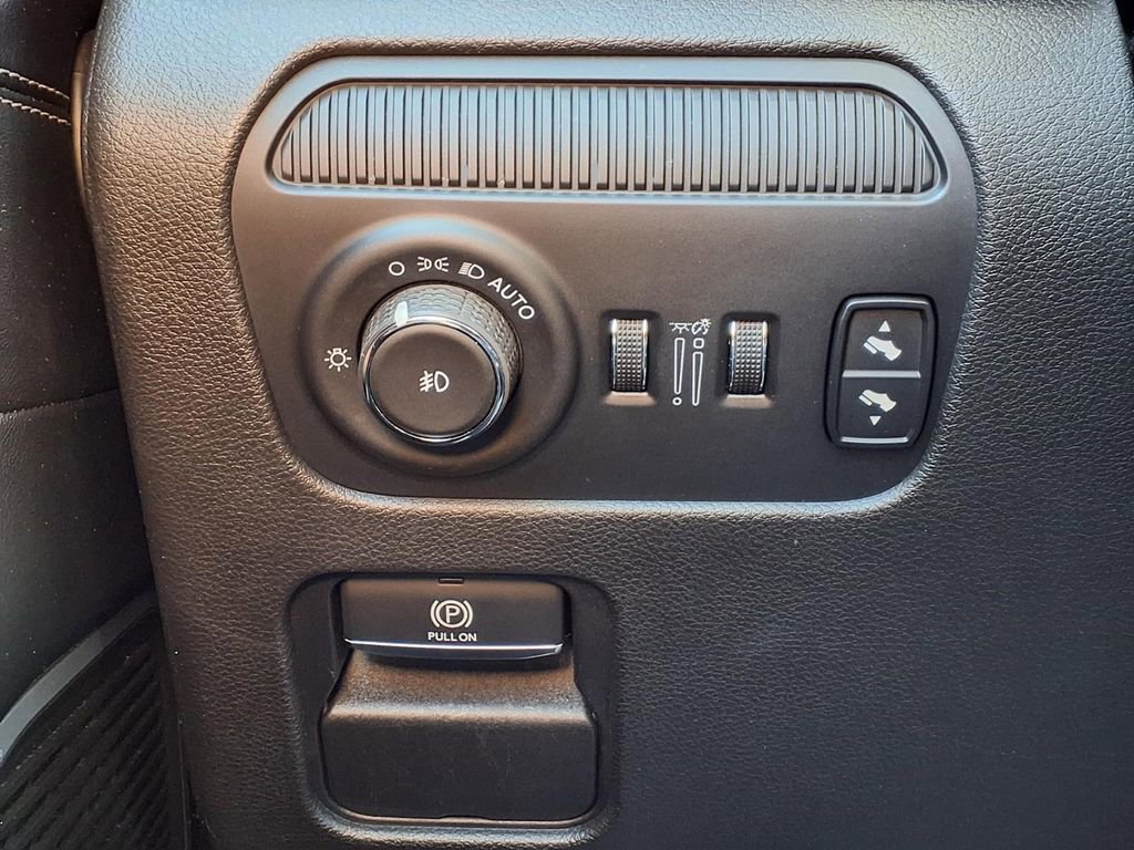 Used 2024 Jeep Wagoneer Series II w/ Flexible Seating Group image 18