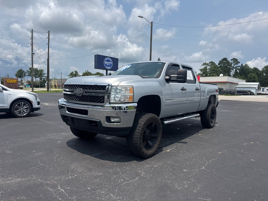 Used 2014 Chevrolet Silverado 2500 LT w/ Custom Sport Truck Package AWD/4WD image 1