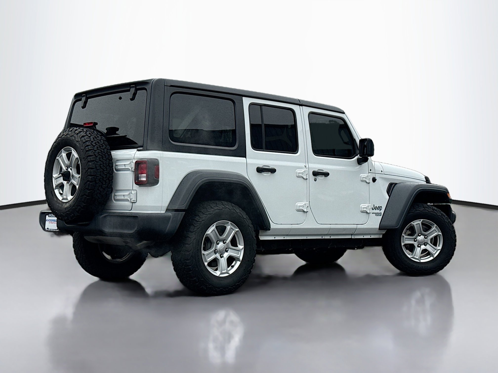 Used 2018 Jeep Wrangler Unlimited Sport S image 2