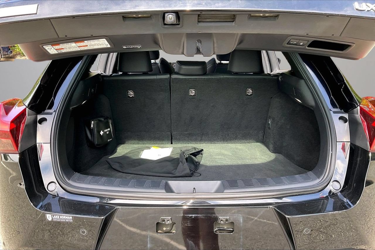 Used 2019 Lexus UX 200 F Sport w/ F Sport Premium Package FWD image 26