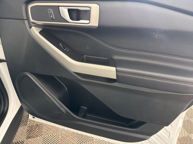 Used 2024 Ford Explorer XLT w/ Equipment Group 202A image 31