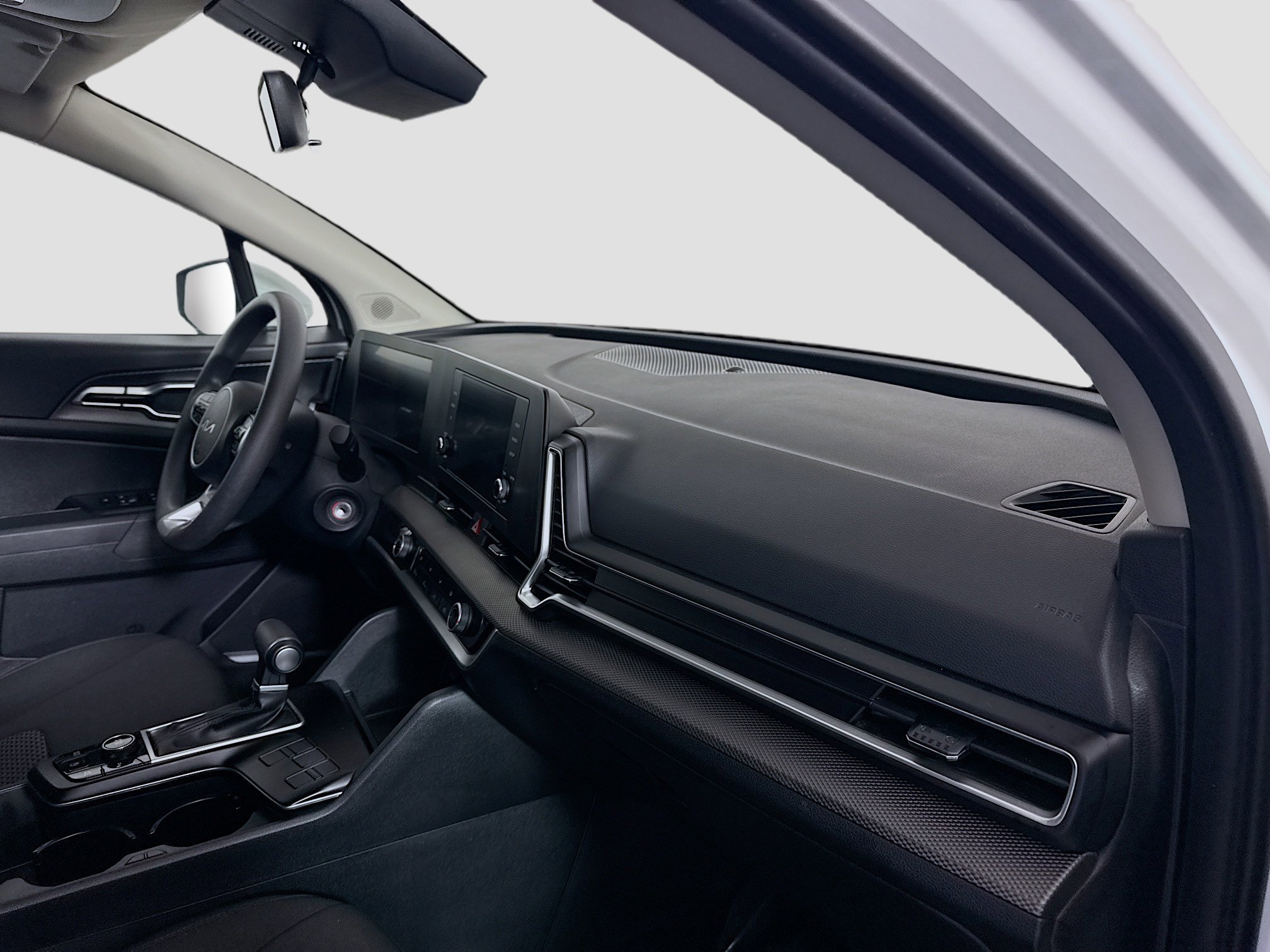 Used 2025 Kia Sportage LX image 29