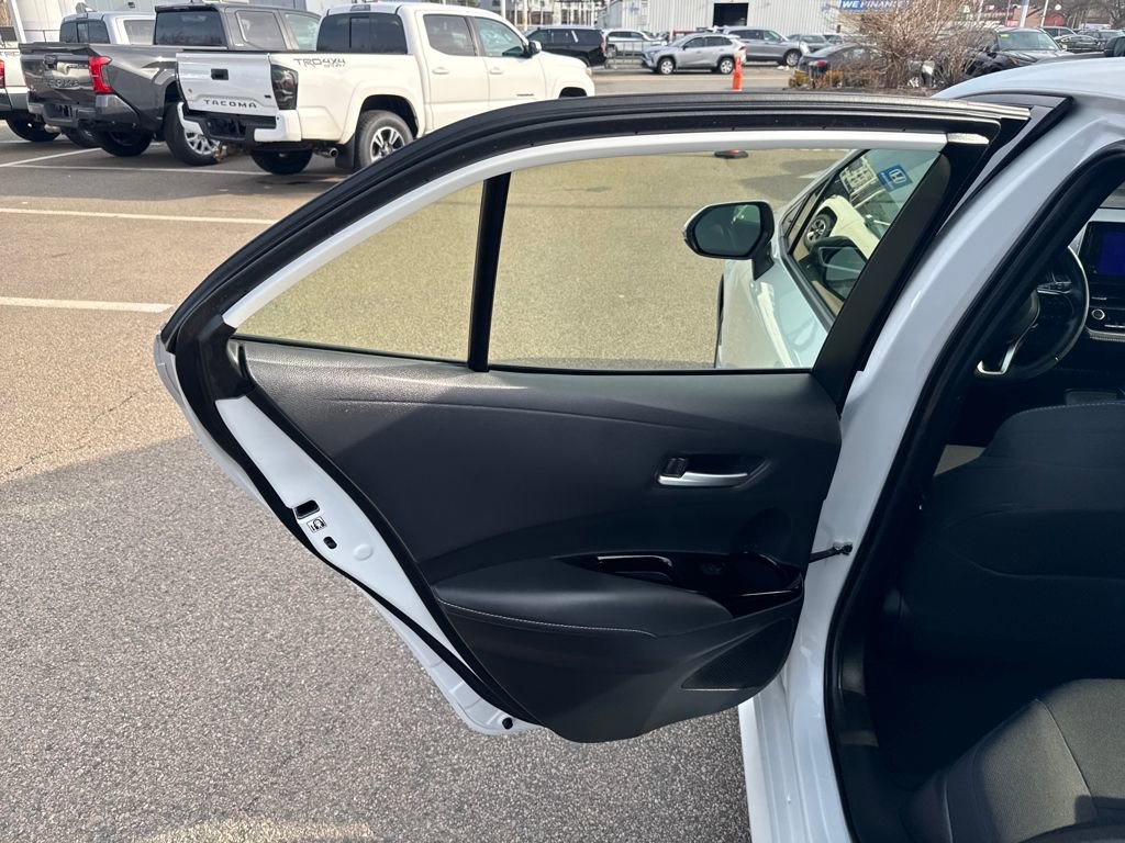 Used 2025 Toyota Corolla SE image 38