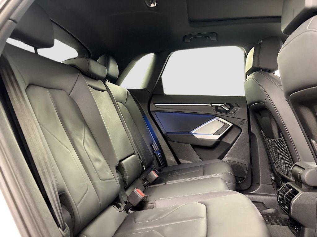 Certified 2025 Audi Q3 2.0T Premium Plus w/ Premium Plus Package AWD/4WD image 16