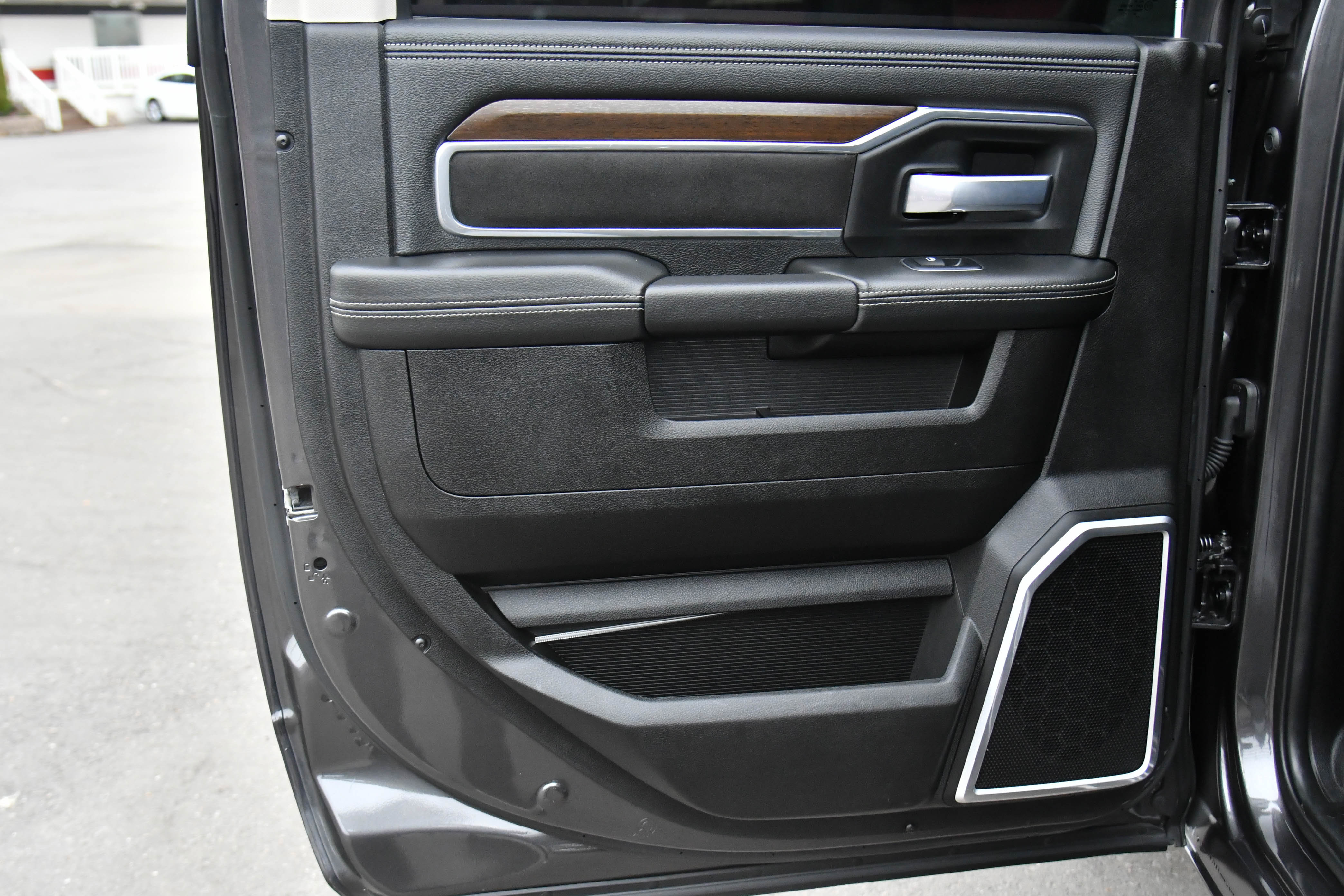 Used 2024 RAM 2500 Laramie image 38