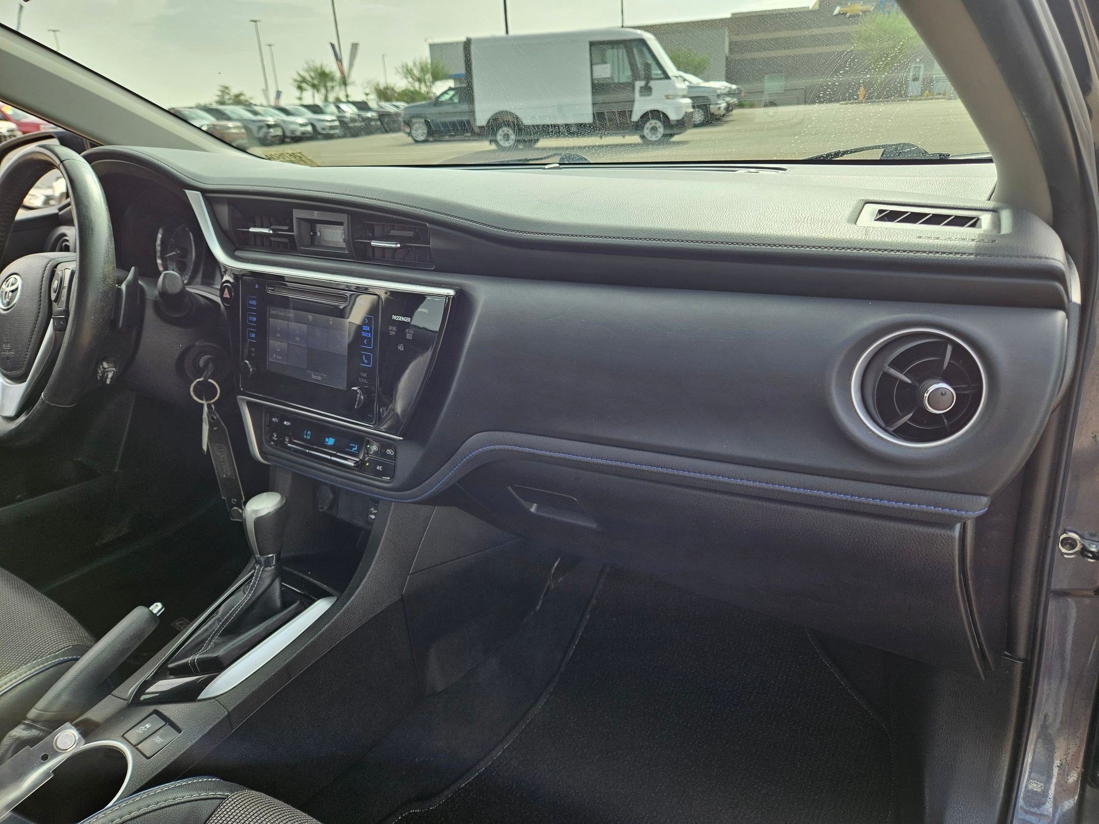 Used 2017 Toyota Corolla L FWD image 25