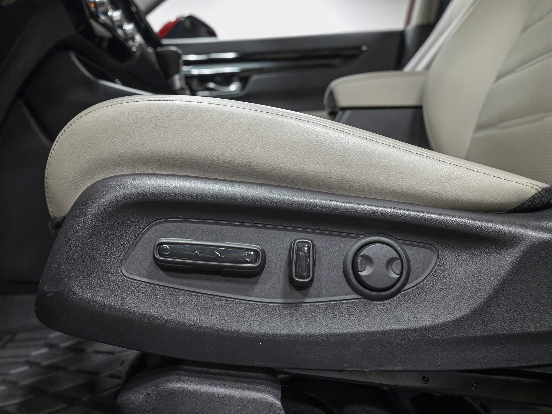 Used 2024 Honda CR-V EX-L image 14