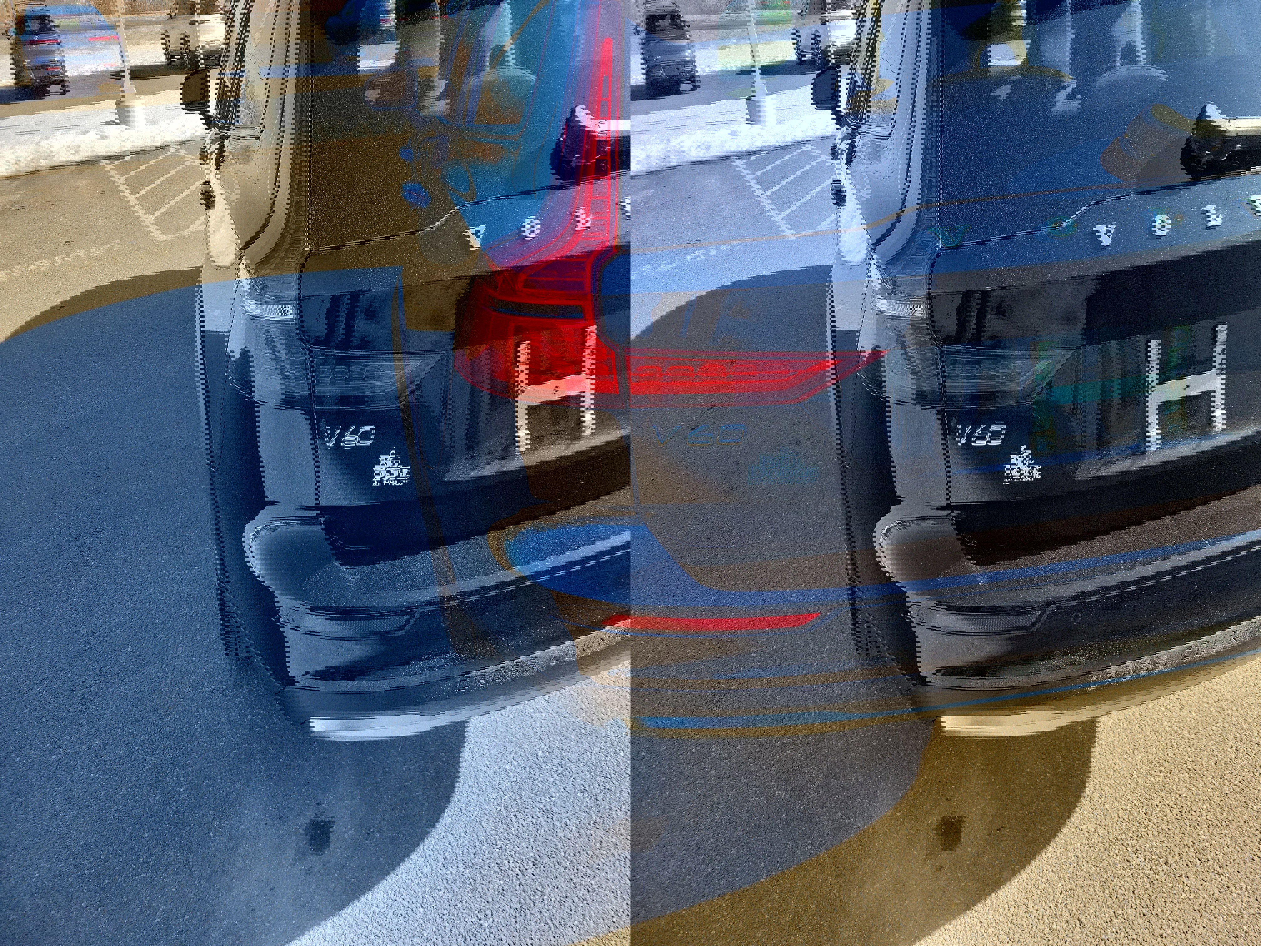 Used 2024 Volvo V60 B5 Cross Country Ultimate image 15