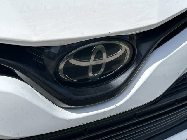 Used 2020 Toyota Camry LE FWD image 9