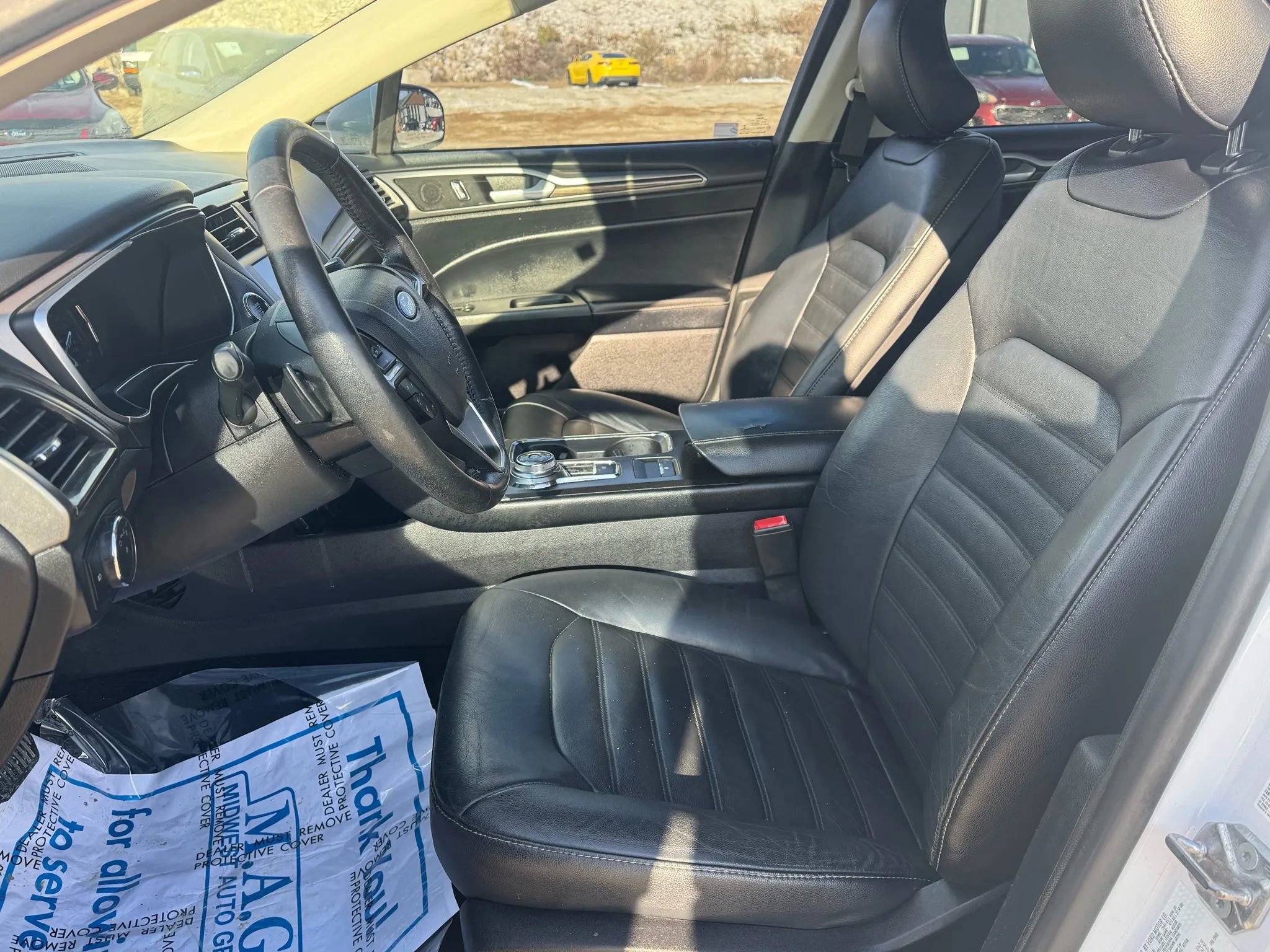 Used 2017 Ford Fusion SE w/ Fusion SE Technology Package image 11