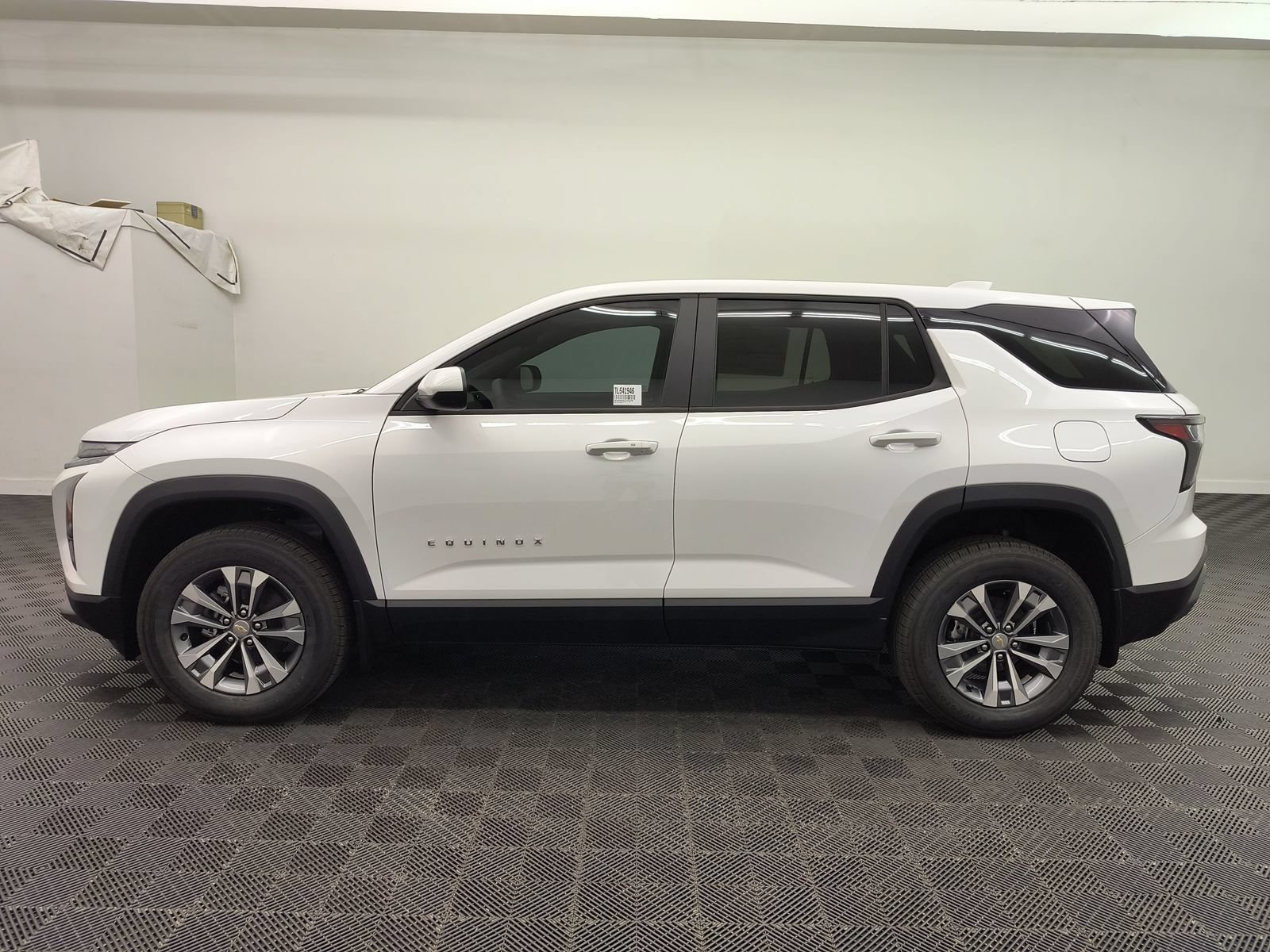 New 2026 Chevrolet Equinox LT FWD image 2