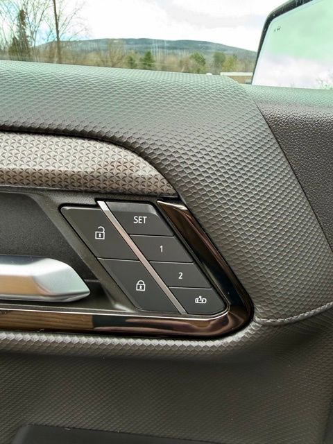 Used 2023 Chevrolet Silverado 1500 ZR2 w/ Technology Package image 22