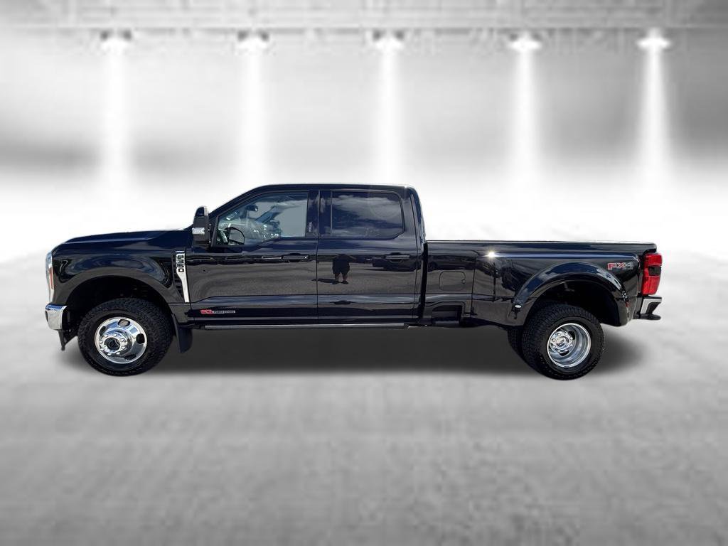 Used 2023 Ford F350 Lariat w/ Lariat Ultimate Package AWD/4WD image 8