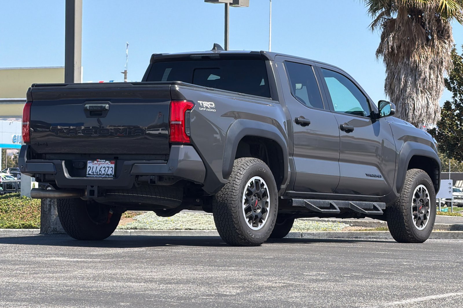 Used 2024 Toyota Tacoma TRD Off-Road w/ TRD Off Road Upgrade Package AWD/4WD image 4