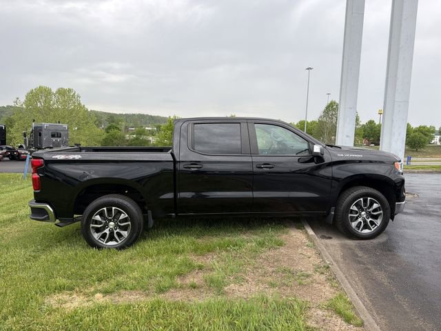 Used 2024 Chevrolet Silverado 1500 LT AWD/4WD image 3