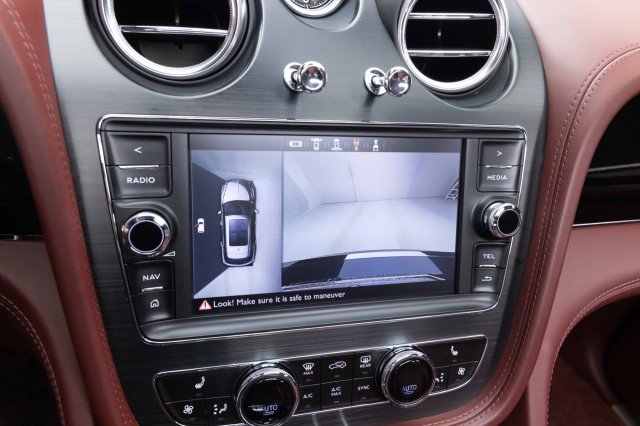 Used 2019 Bentley Bentayga image 38