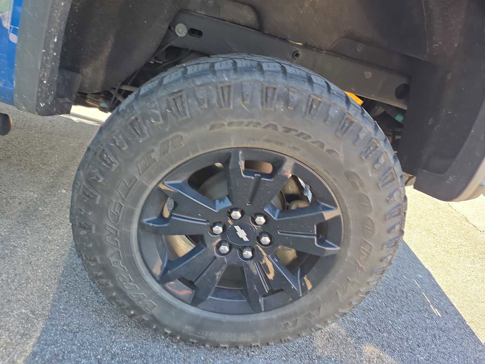 Used 2022 Chevrolet Colorado ZR2 w/ ZR2 Dusk Special Edition AWD/4WD image 7