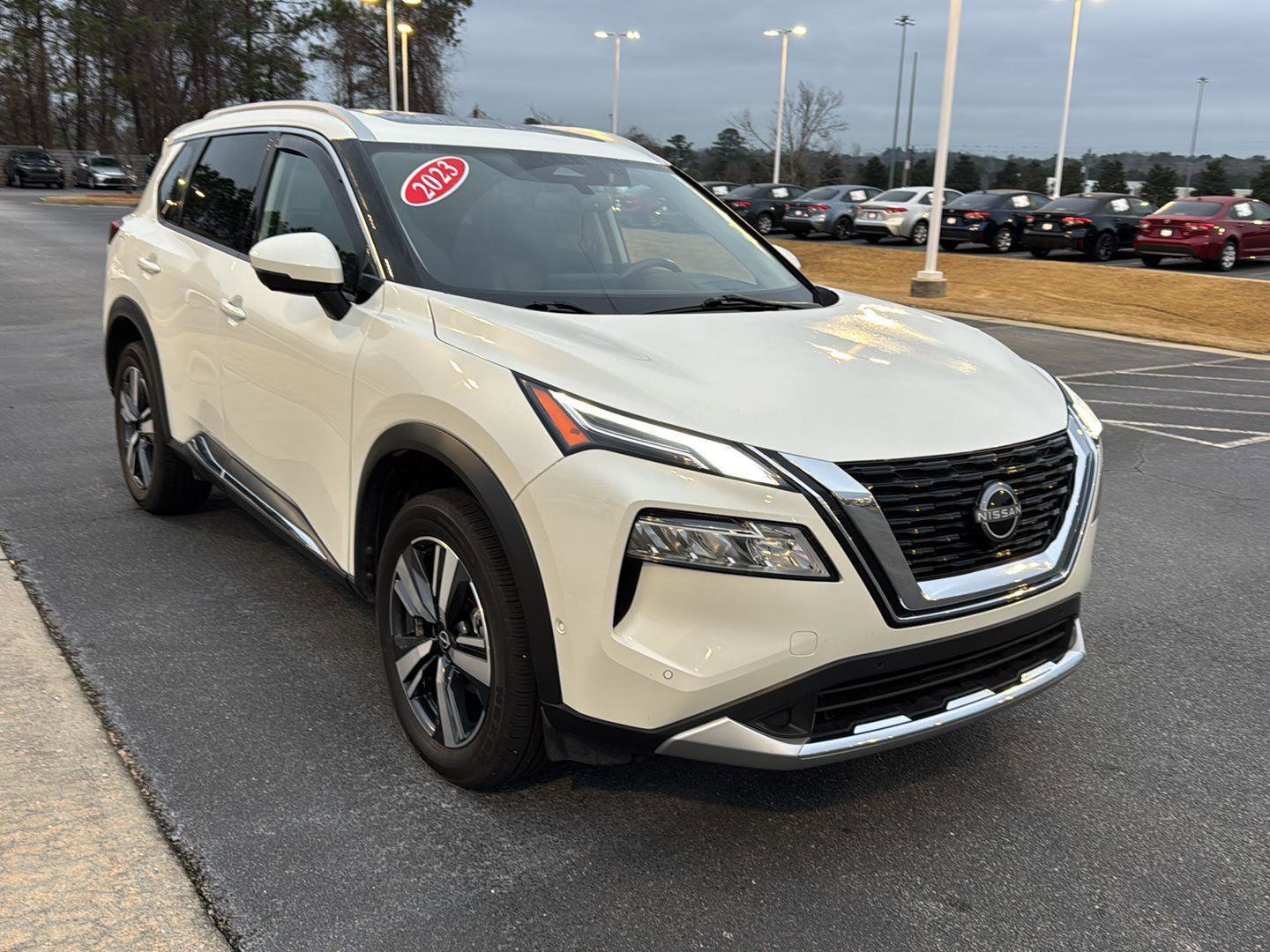 Used 2023 Nissan Rogue Platinum w/ Platinum Premium Package image 6