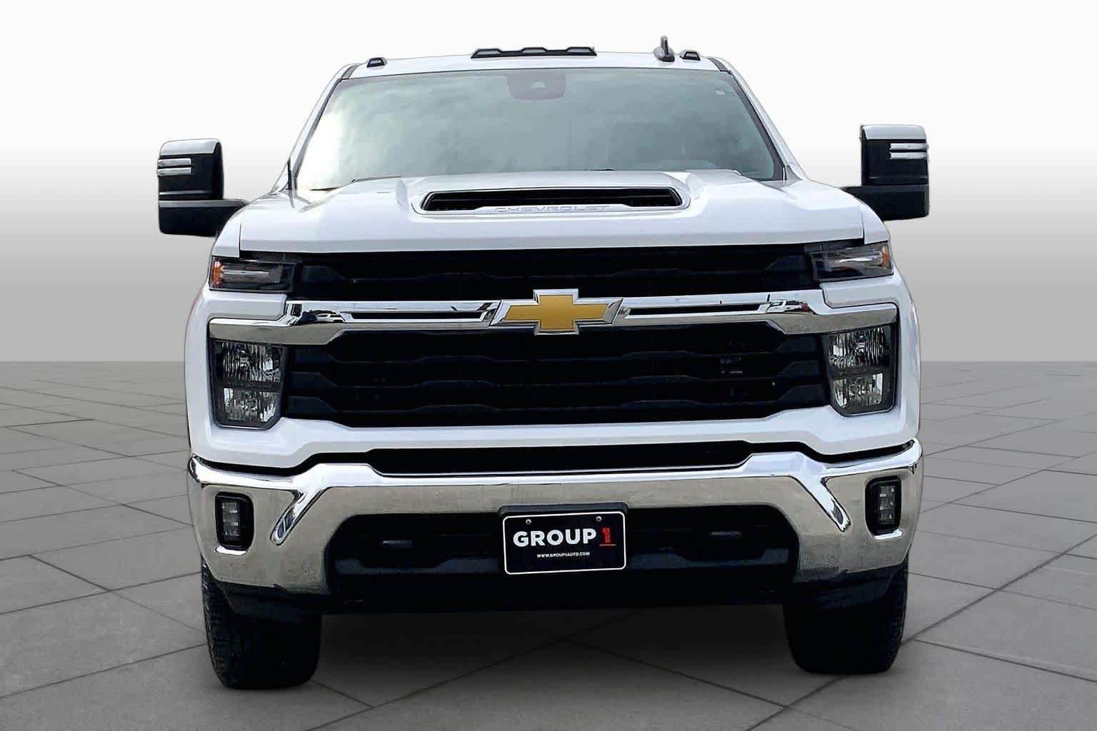 Used 2024 Chevrolet Silverado 2500 LT AWD/4WD image 4