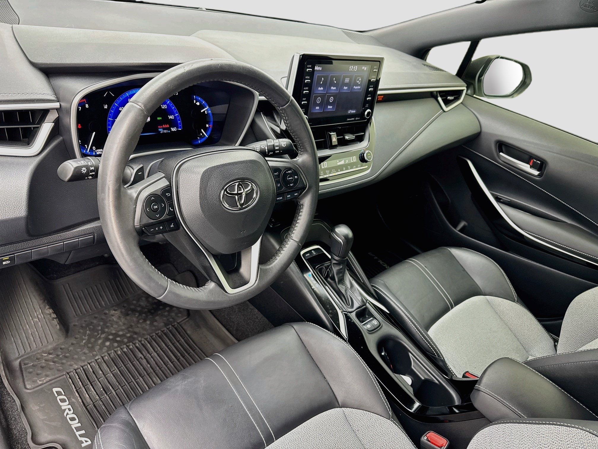 Used 2022 Toyota Corolla XSE FWD image 7