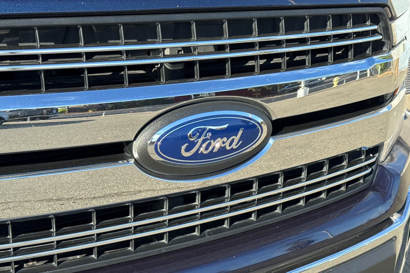 Used 2019 Ford F150 Lariat w/ Equipment Group 501A Mid AWD/4WD image 16