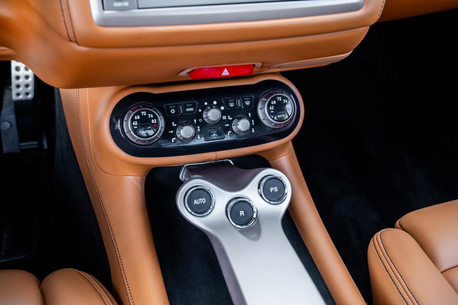 Used 2014 Ferrari California image 16