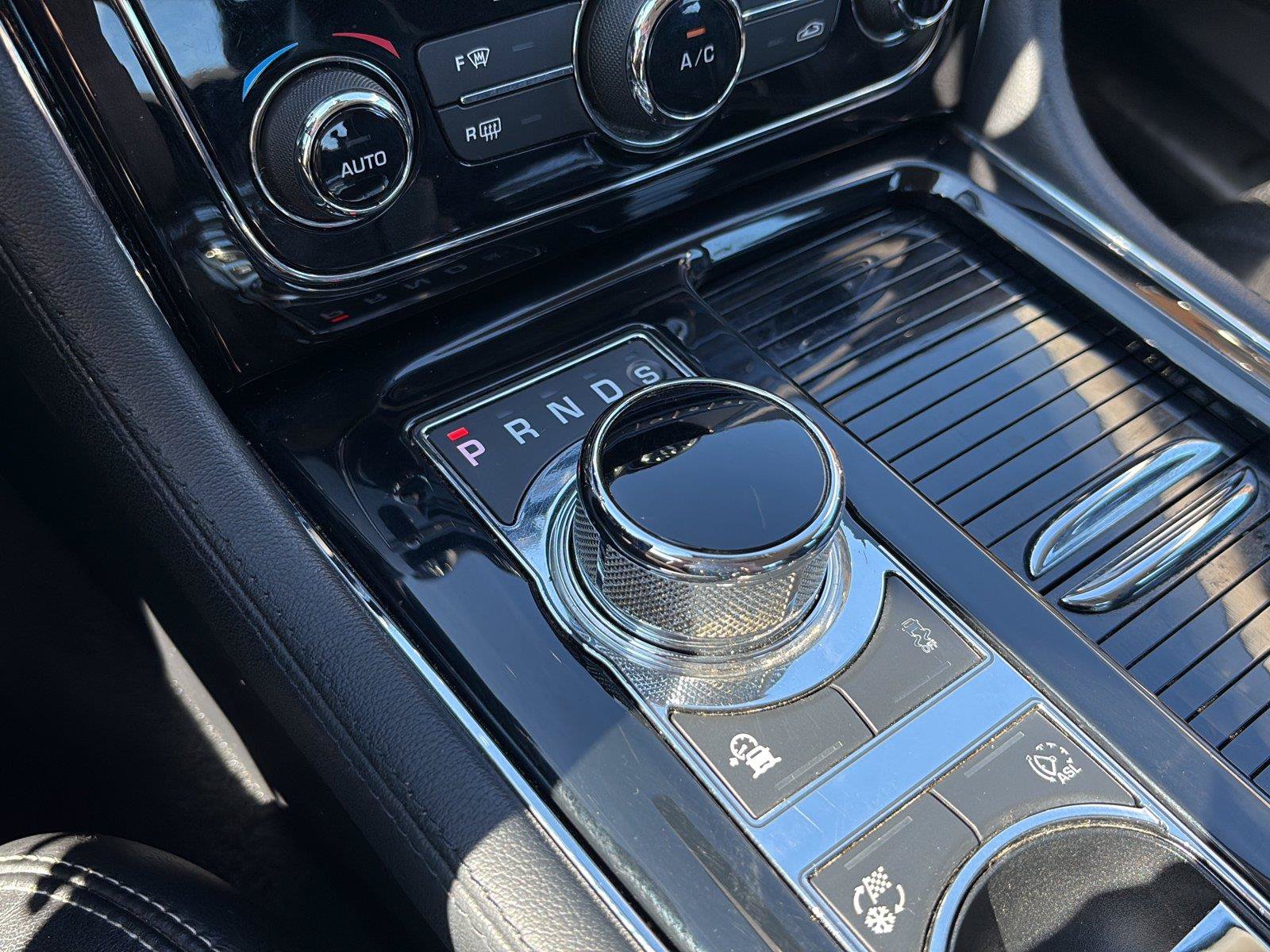 Used 2016 Jaguar XJ Supercharged RWD image 16