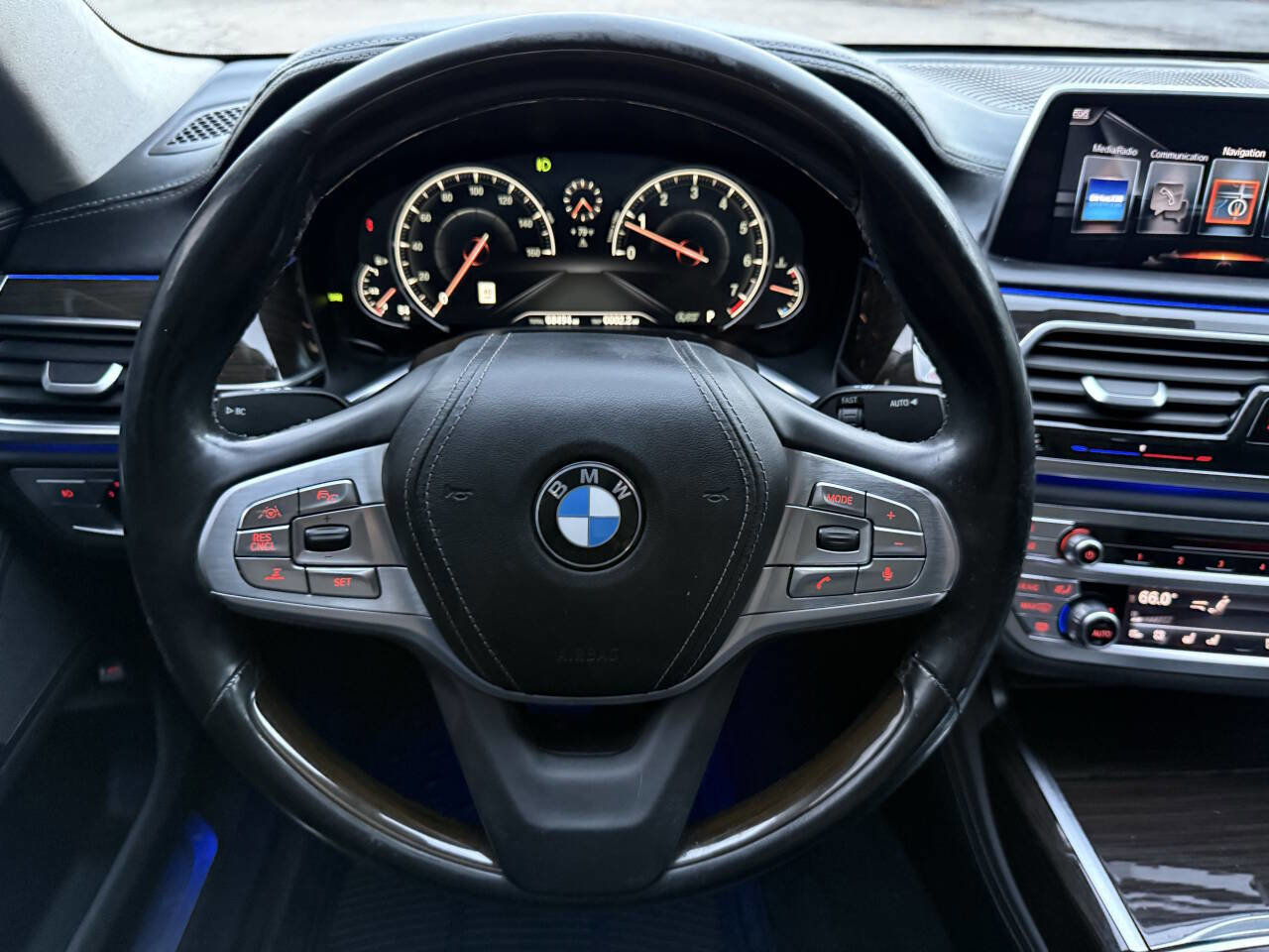 Used 2016 BMW 750i xDrive image 38